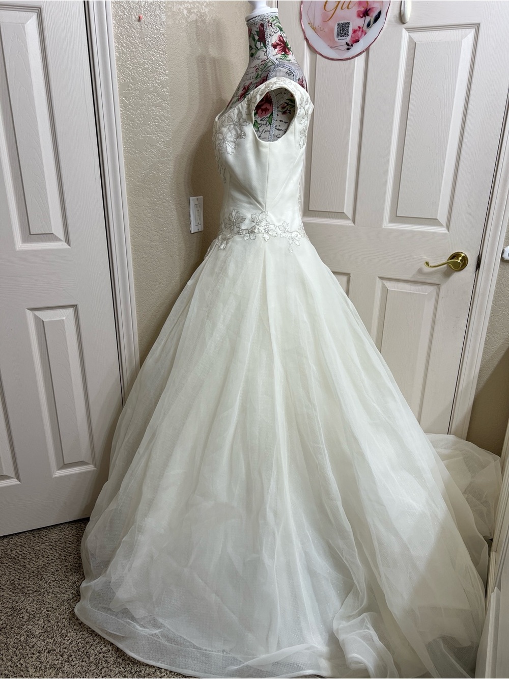 Zac Posen Off-the-Shoulder ivory Bridal Ball Gown - Picture 6 of 12